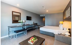 ซีมีสปริงโฺฮเทล